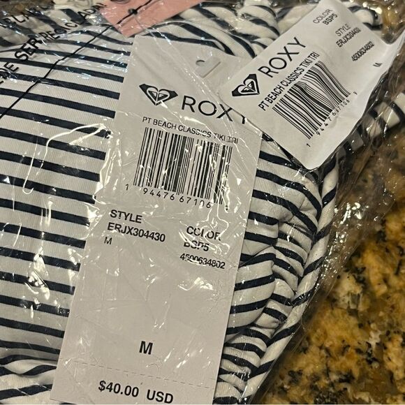 Roxy Beach Classics Tiki Tri Bikini Top Size M White & Navy Blue Stripes Striped - Picture 6 of 6